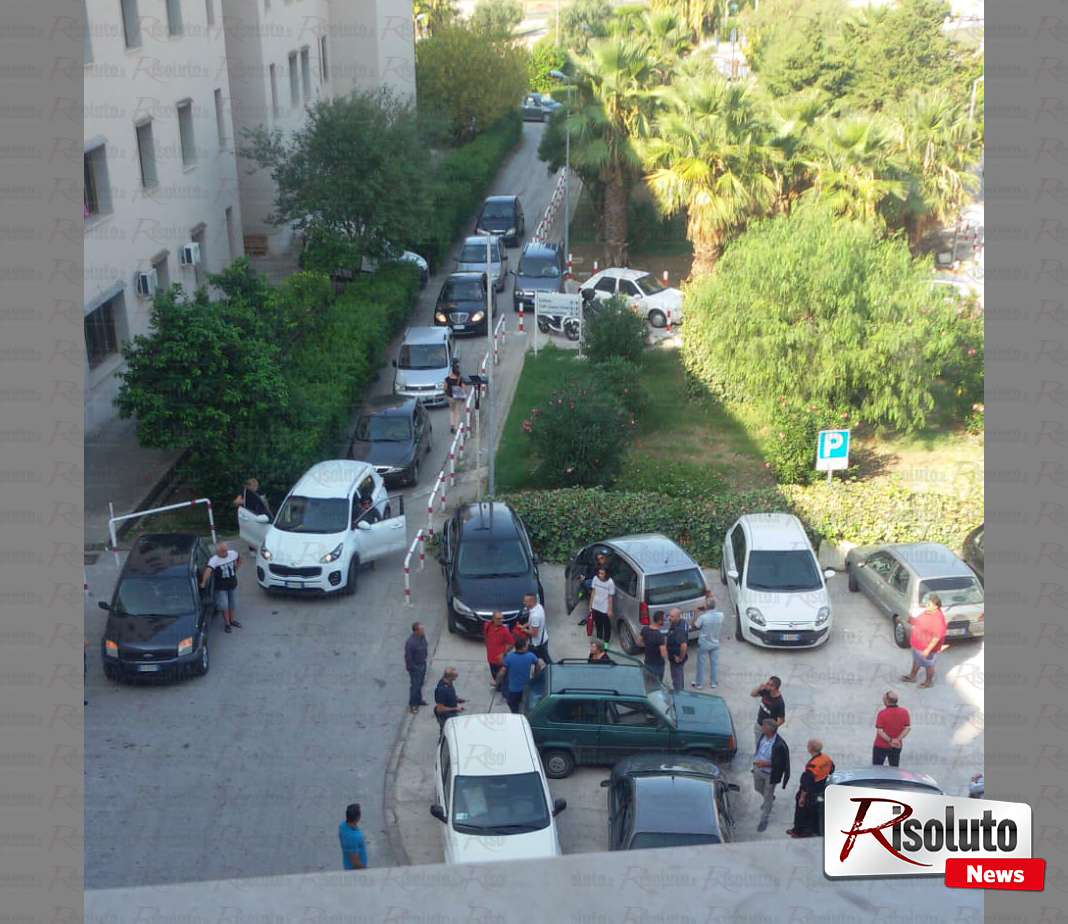 Lite per un parcheggio davanti al pronto soccorso del Giovanni Paolo II di Sciacca, arriva la polizia