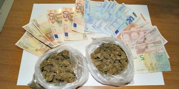 Trovato in possesso di mezzo chilo di droga, arrestato un giovane