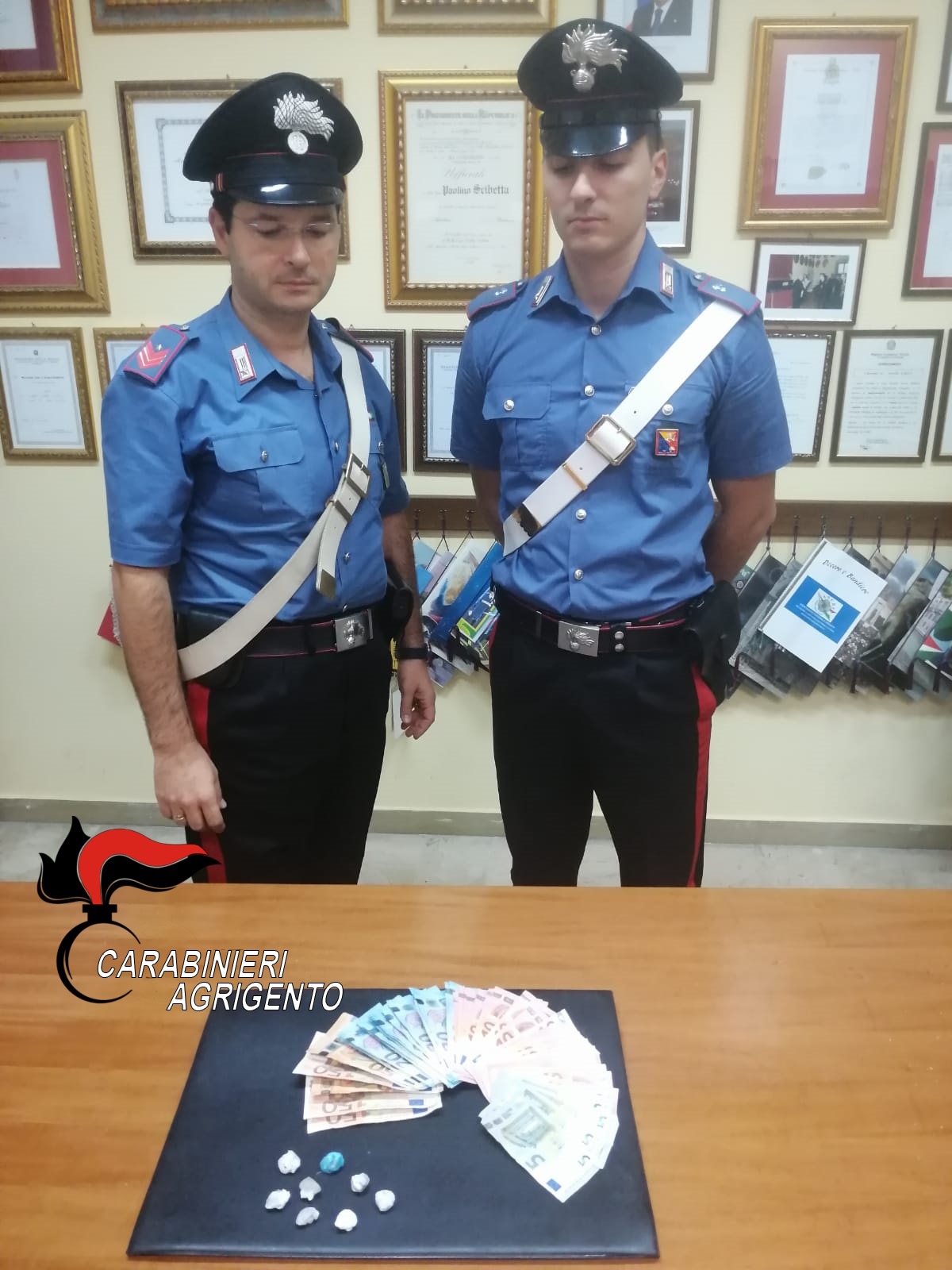 Trovati con oltre cinque grammi di marijuana: denunciati due nigeriani