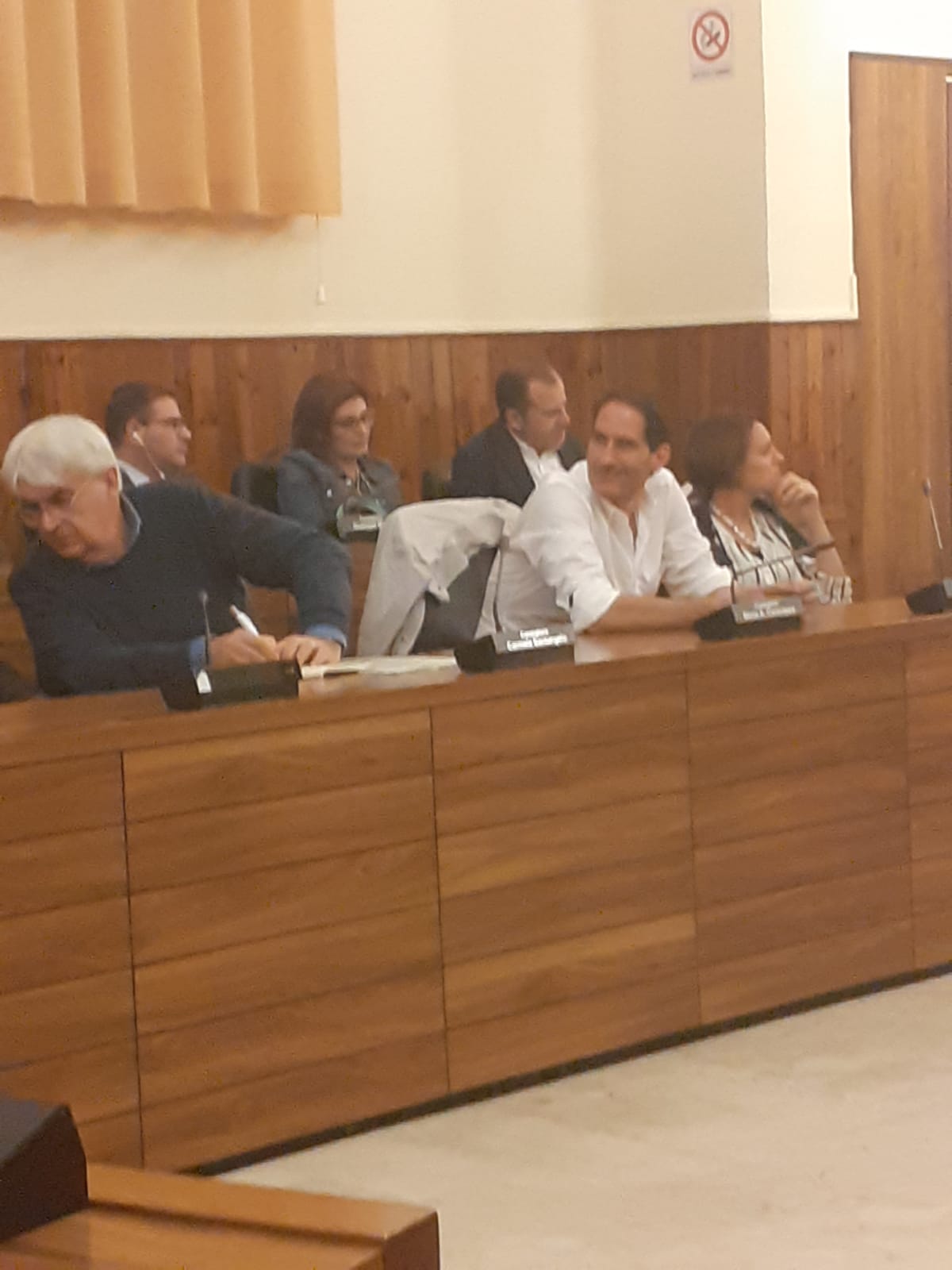 Undici consiglieri e due parlamentari: scarsa partecipazione al consiglio comunale aperto sulle Terme