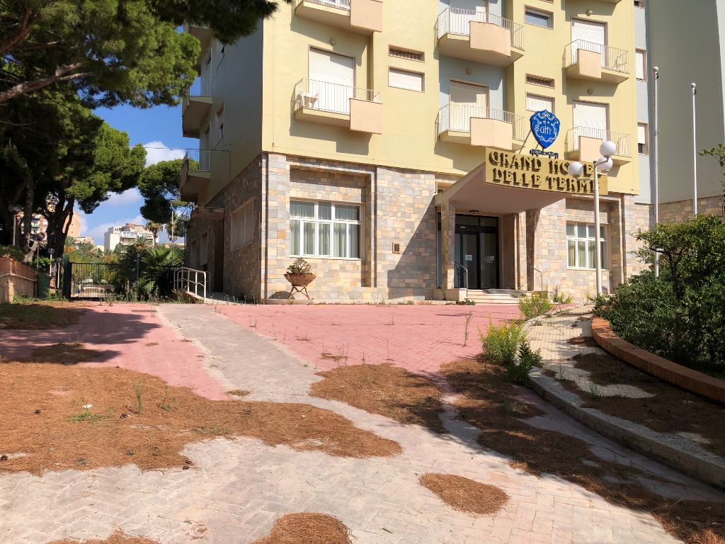 Rafforzati dalla polizia i controlli nell’area delle terme di Sciacca dopo l’ultimo danneggiamento