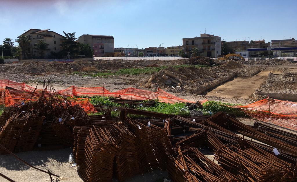 Ancora fermo il cantiere per la realizzazione delle case popolare di Largo Martiri di via Fani a Ribera, Pontillo: “Mezzi in azione tra pochi giorni”