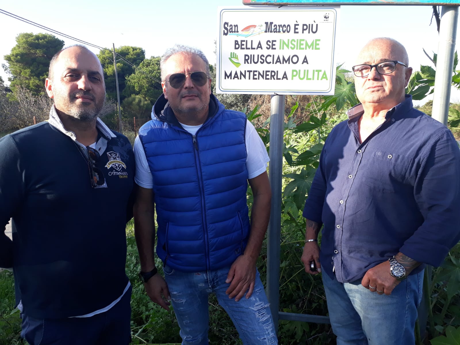 Raccolti i sacchetti di rifiuti abbandonati per le strade di San Marco e Maragani, ma pagano il servizio i residenti