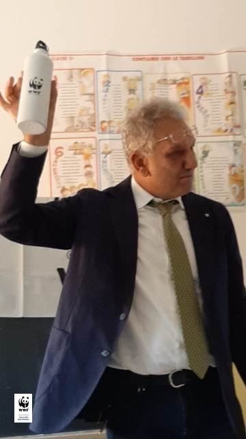 Il Wwf con Mazzotta dona borracce metalliche ai ragazzi di Montallegro e Cattolica Eraclea