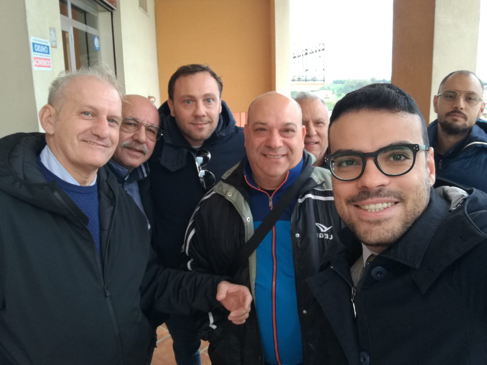 Sopralluogo mattutino dell'assessore Caracappa al Ferraro mentre il presidente del Comitato Seniazza rifiuta le visite assessoriali e chiede quella della sindaca