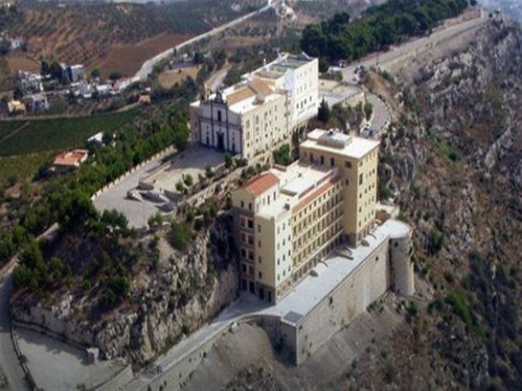 La Regione aggiunge l'albergo Monte Kronio e le stufe vaporose alla manifestazione d'interesse per le Terme di Sciacca