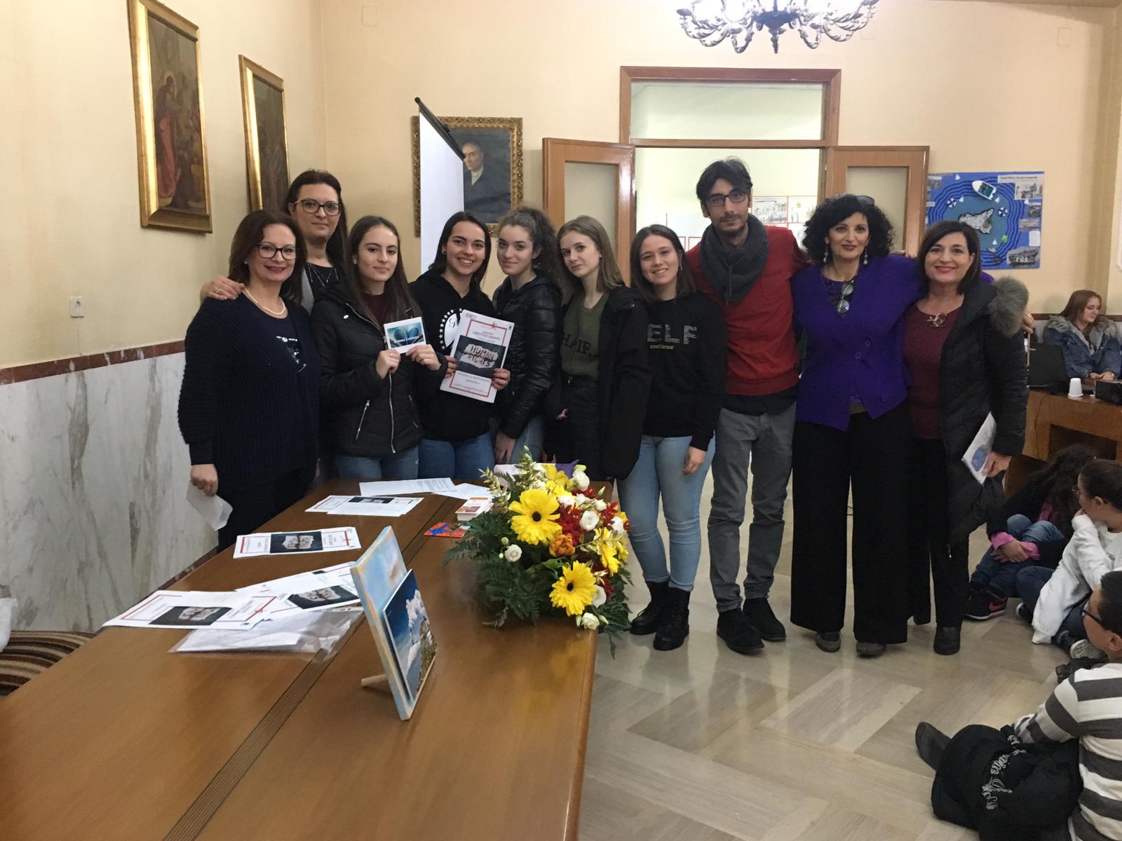 Giornata Mondiale dei Diritti Umani, lo scientifico Fermi di Sciacca si aggiudica il concorso “Obiettivo Umanita’”