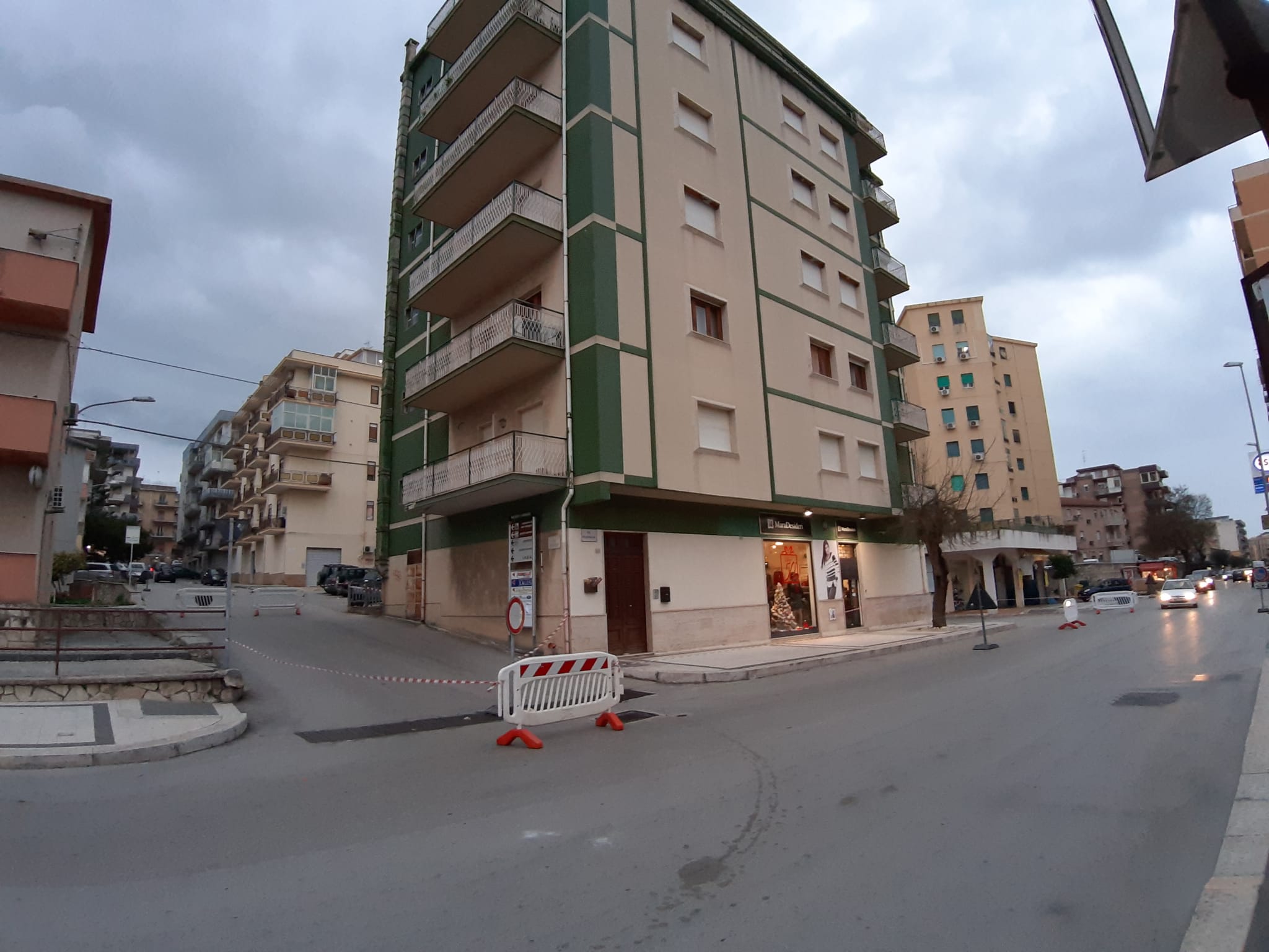 Transenna in via Cappuccini, ma questa volta per caduta calcinacci da un palazzo