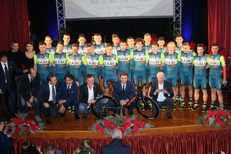 Sambuca continua a volare e dopo il "Borgo dei Borghi" e le case a un euro arriva una squadra al Giro d'Italia di ciclismo