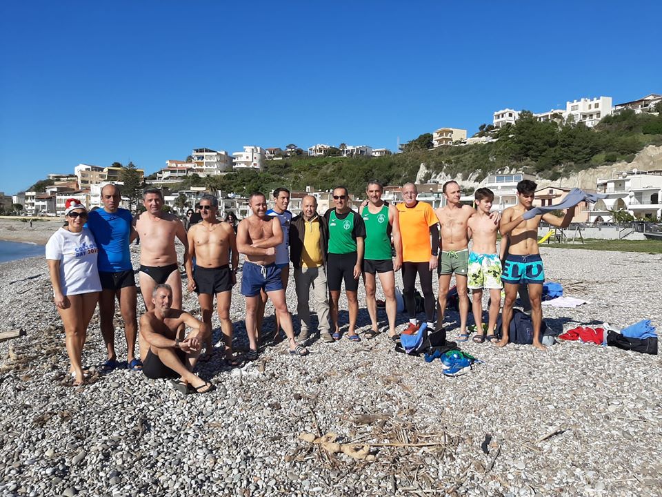 A Ribera questa mattina tutti a mare per il "Cotton Day" e domani a Sciacca il tuffo di Bruno Neri