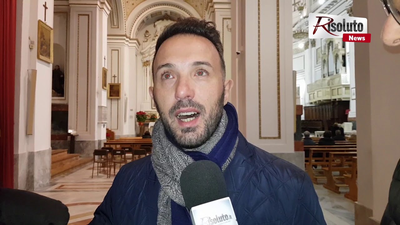 Nel 1983 un operaio palermitano muore a Sciacca folgorato da una scarica elettrica, e questa sera, per la prima volta, la moglie arriva in città con il figlio (Interviste)