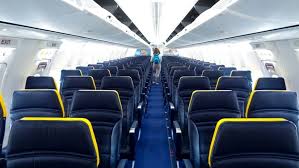 Paura sul volo Ryanair Trieste- Catania, causa turbolenze aperte le cappelliere