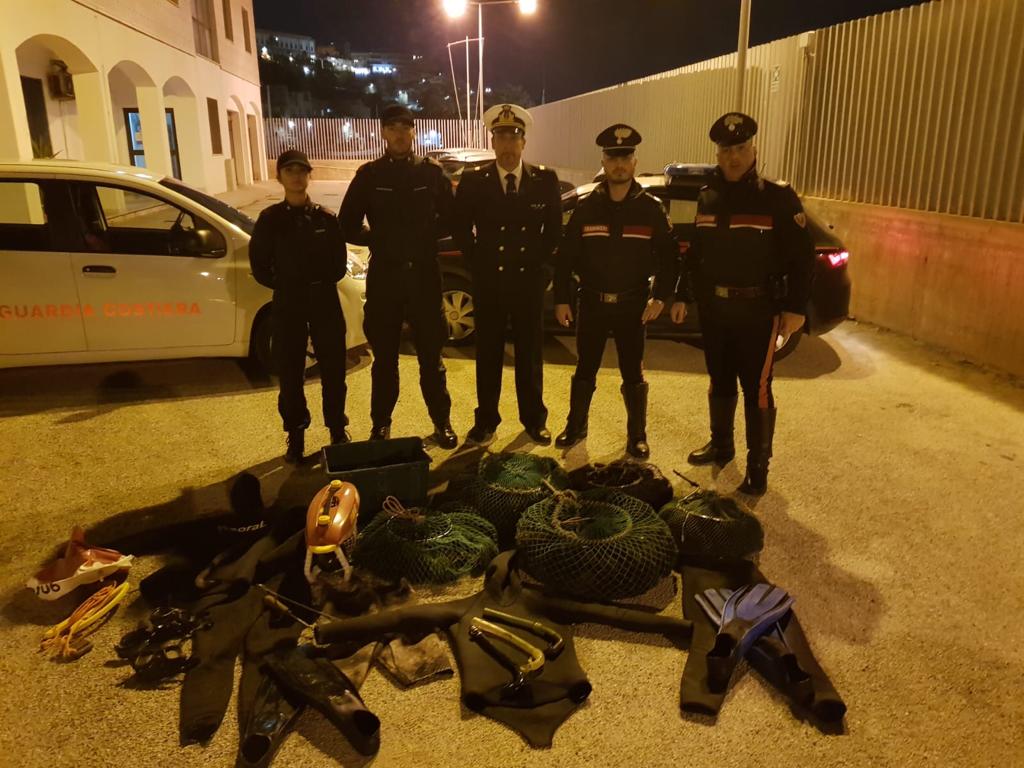 Il Circomare sequestra 700 ricci a Sciacca e contesta violazioni per 8 mila euro a 2 palermitani