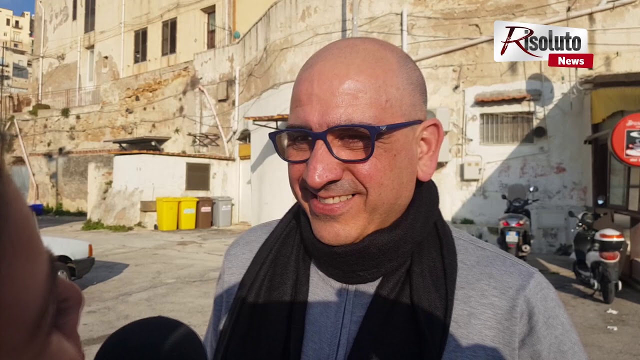 Rifiuti al porto, turisti indignati