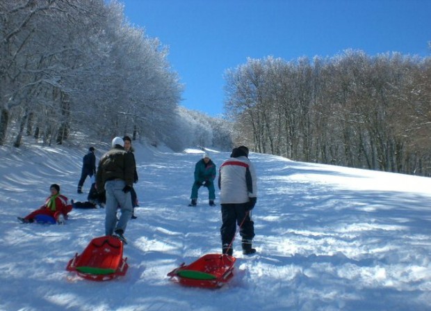 Incidente sulla neve a Piano Battaglia, trauma alla colonna vertebrale per un giovane di Aragona