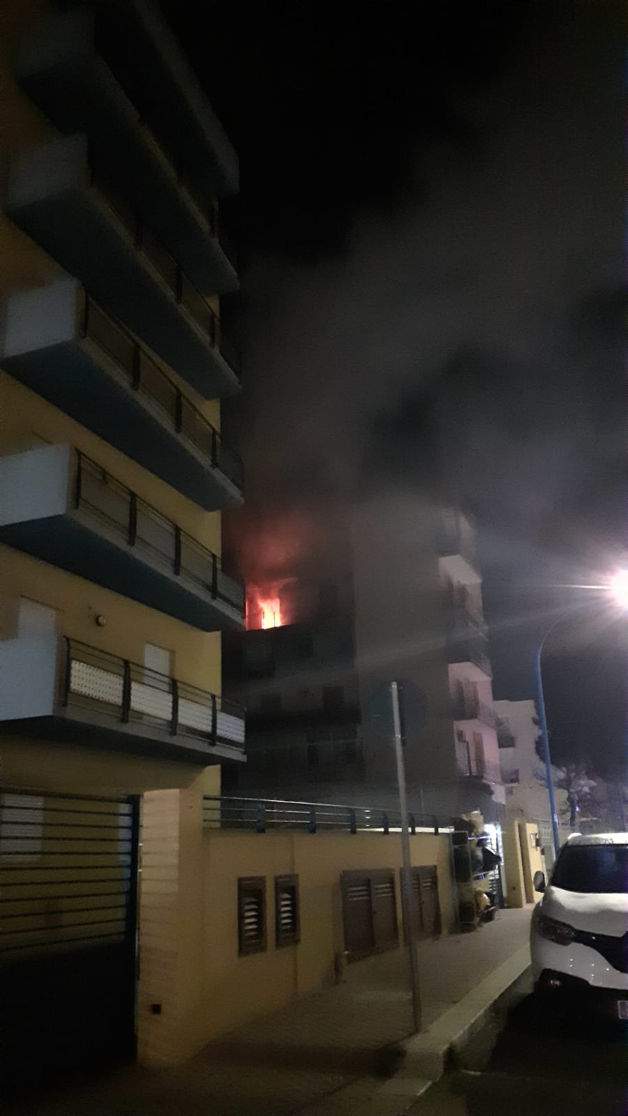 A fuoco un appartamento nella notte a Sciacca in via Anna Frank