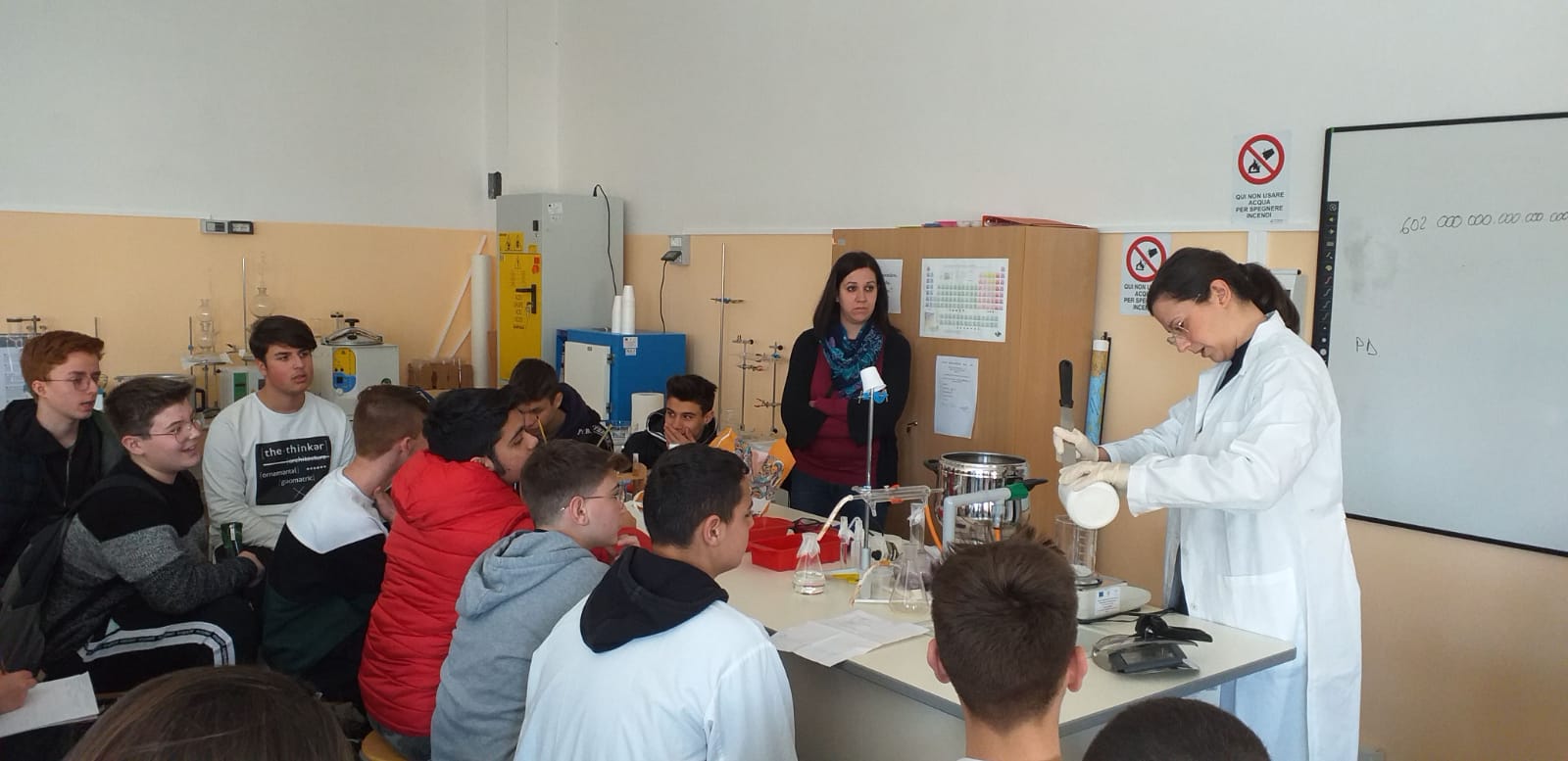 Lezione di igiene e importanza dei prodotti cosmetici al Liceo Scientifico di Sciacca