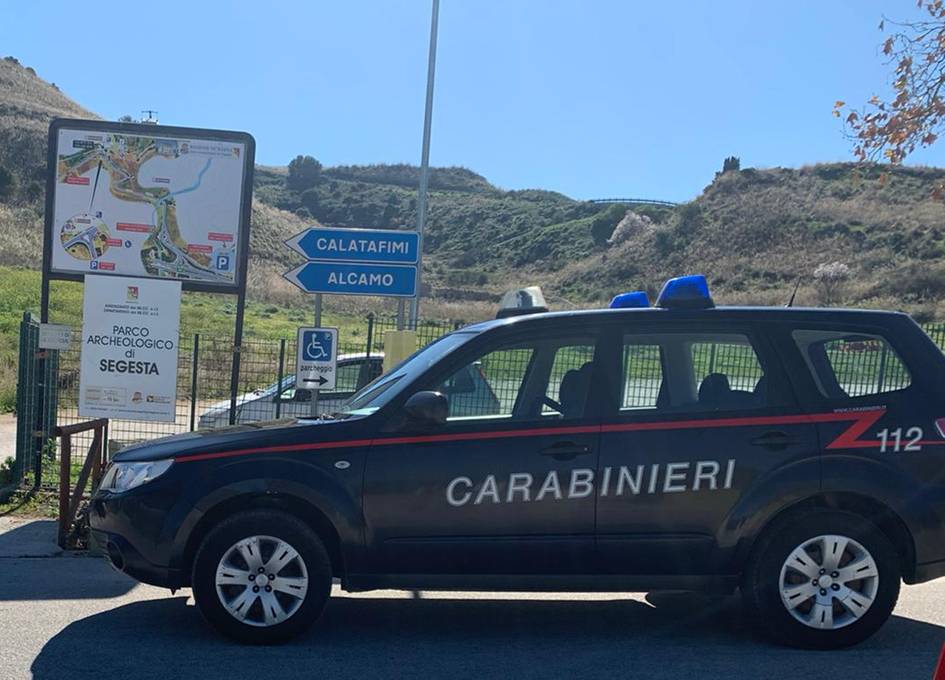 Contestato patto corruttivo tra imprenditore e ispettore della Polizia municipale, arrestati