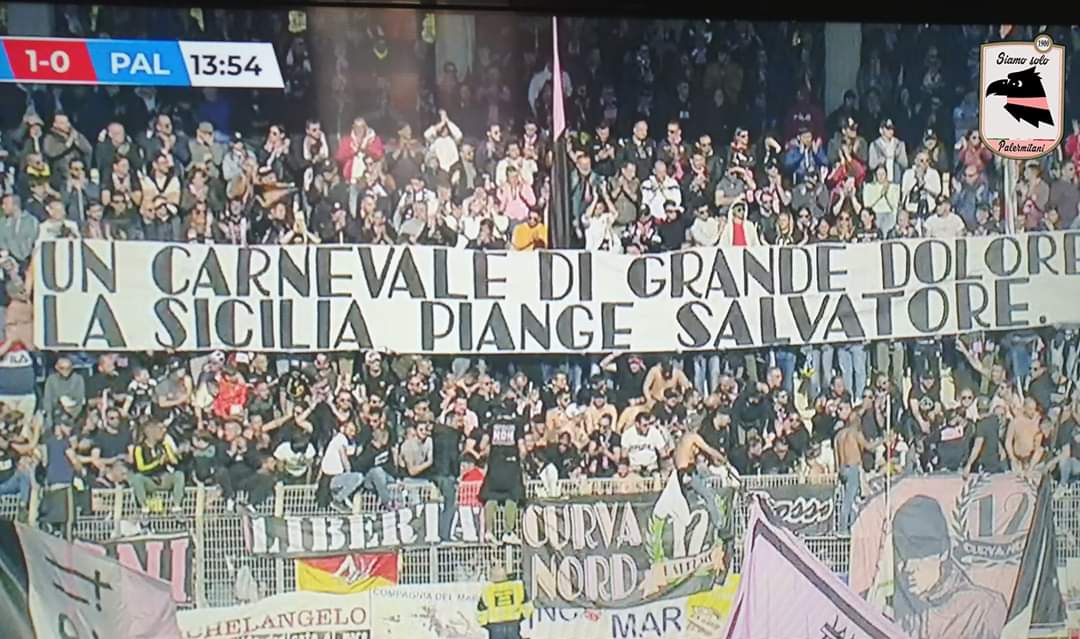 Uno striscione per il piccolo Salvatore, omaggio al bimbo saccense durante la partita Licata- Palermo
