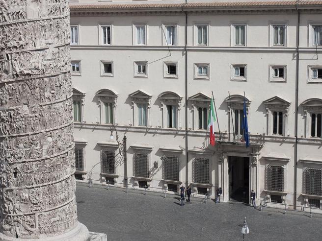 Chiusura delle scuole, la Presidenza del Consiglio smentisce le false notizie di queste ore