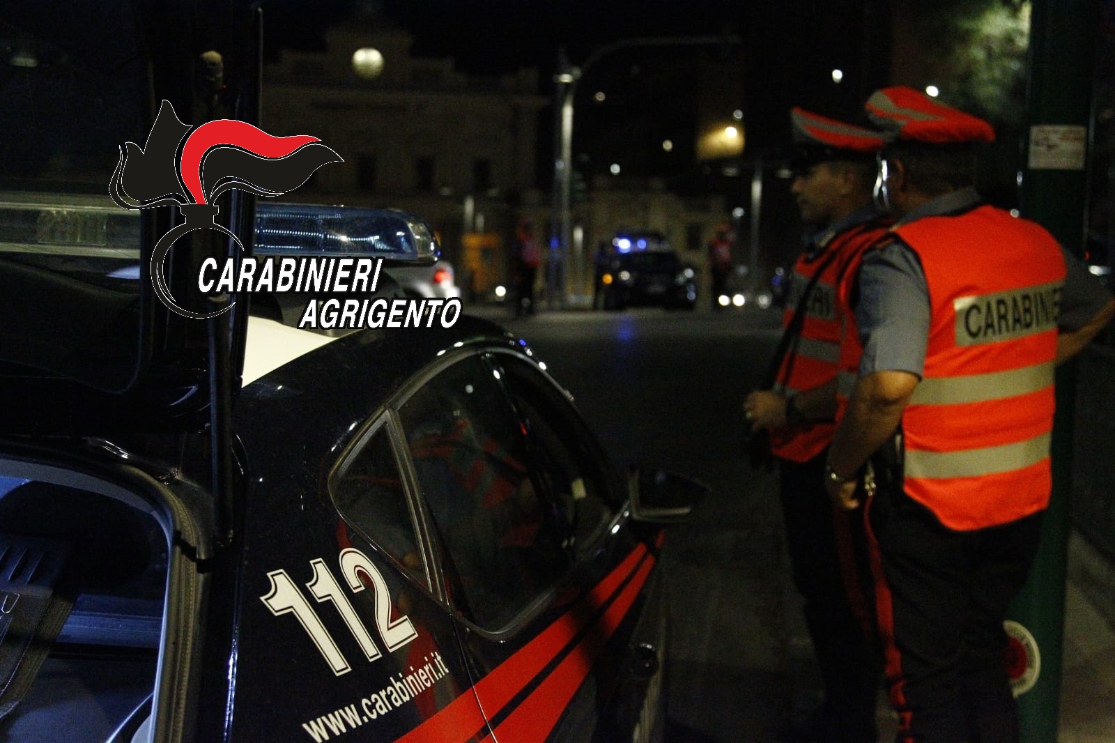 “Aggrediscono e rapinano un uomo in casa”, due arresti dei carabinieri