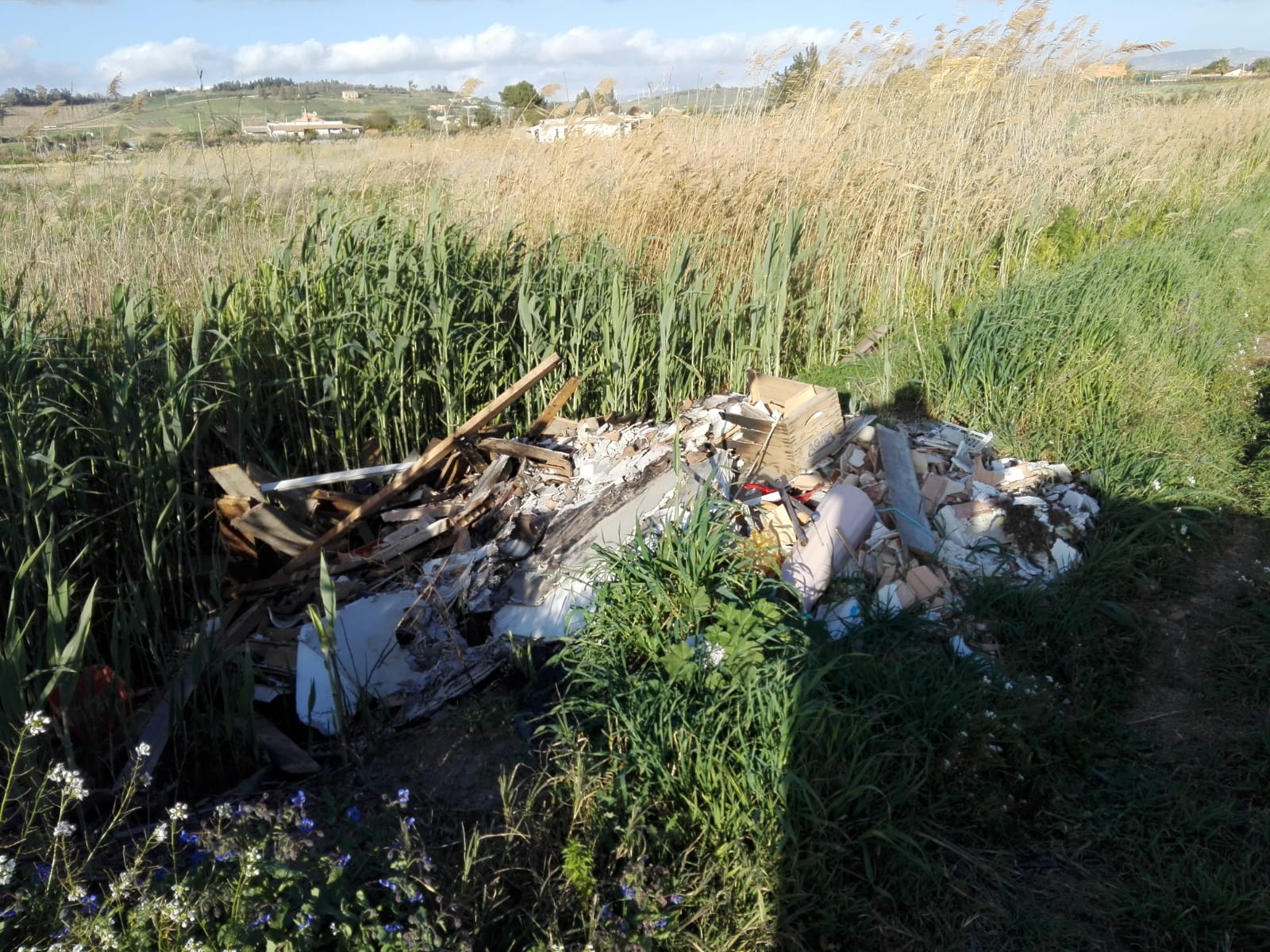 Discarica di materiali edili a Menfi, il vicesindaco: “Girerò i cantieri per verificare anomalie nei conferimenti”