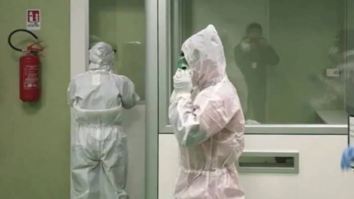 Tre vigili del fuoco in quarantena a Lampedusa, erano stati a Roma per un corso di formazione