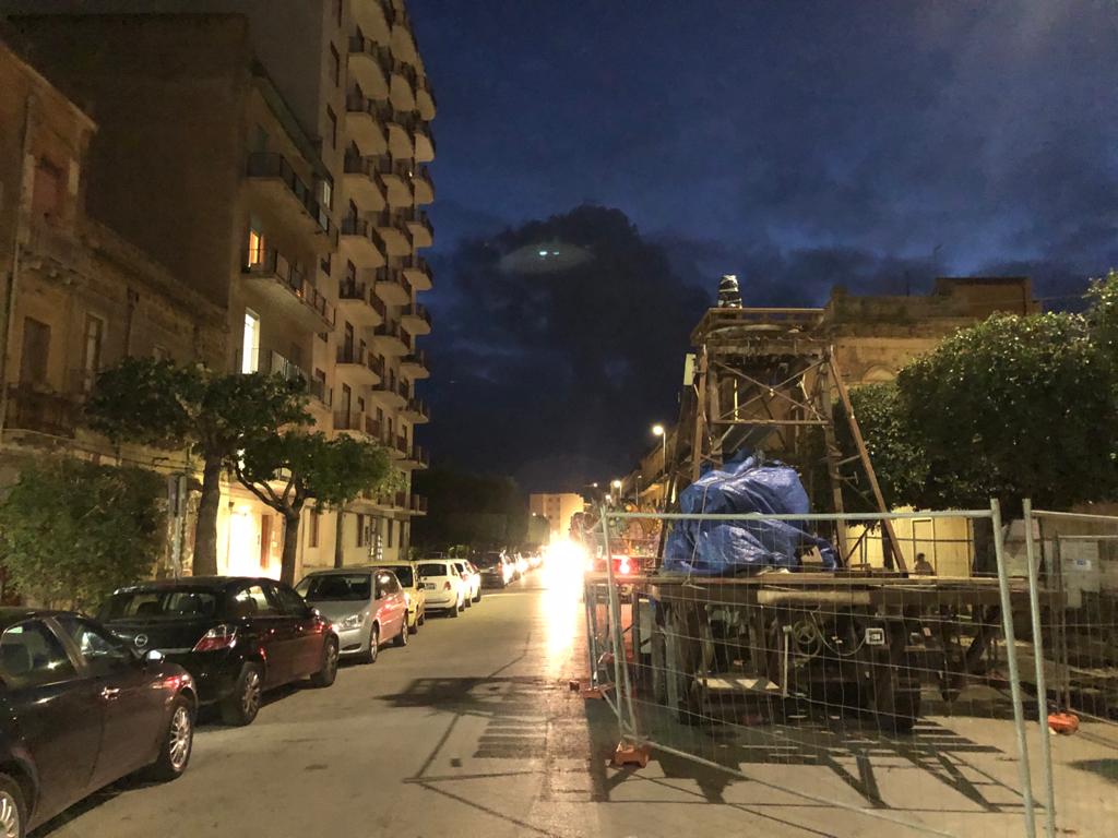 A sette giorni dalla fine del Carnevale, Viale Della Vittoria resta nel caos tra carrelloni e transenne