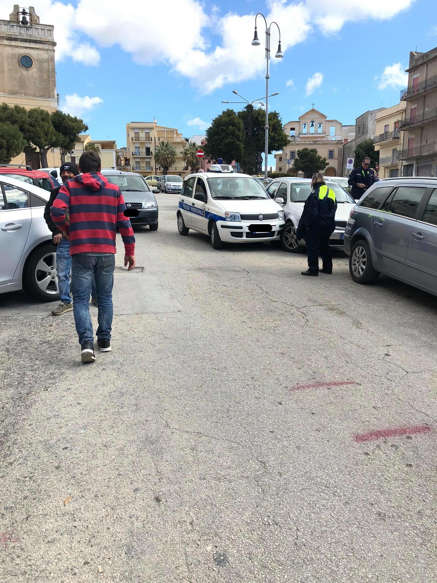 Tamponamento tra due auto a Sciacca, coinvolta una vettura della polizia municipale