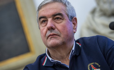 Coronavirus, il capo della Protezione Civile Borrelli:"Vinciamo se adottiamo comportamenti responsabili. Restare a casa"
