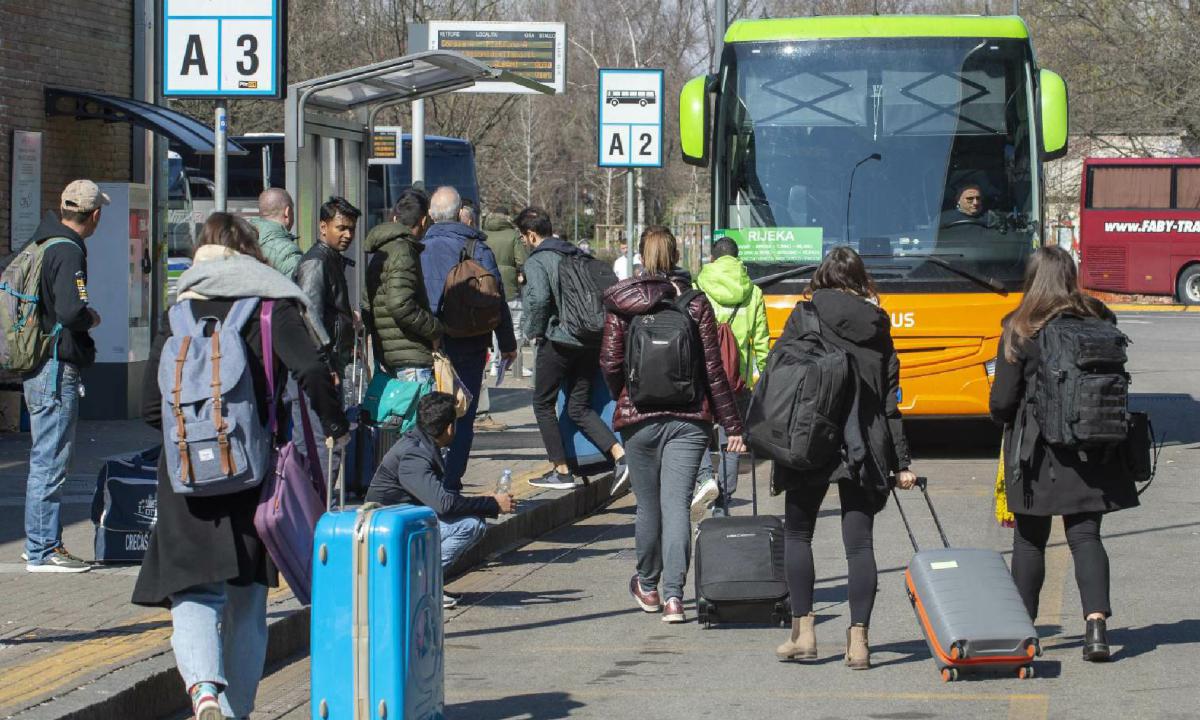 Siciliani in fuga dalle zone rosse, l'assessore Razza:"Aumenteremo posti letto ma ora più che mai non abbassare la guardia".