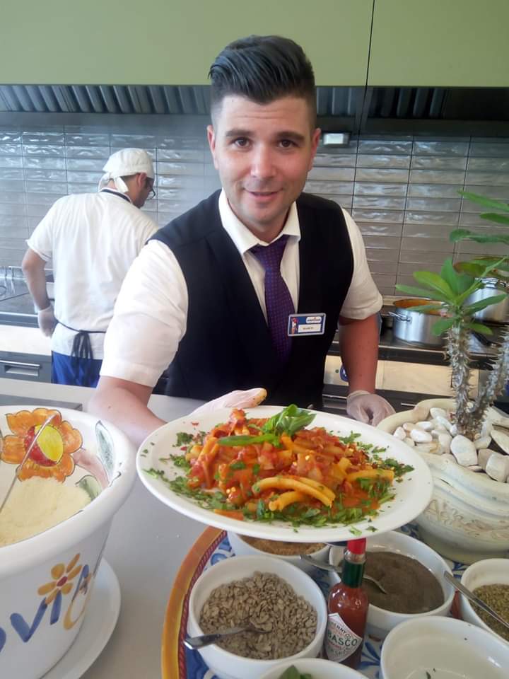 Maitre saccense dell'Aeroviaggi lancia appello su Fb: "Stagione turistica in bilico, noi stagionali senza sussidio e senza lavoro"