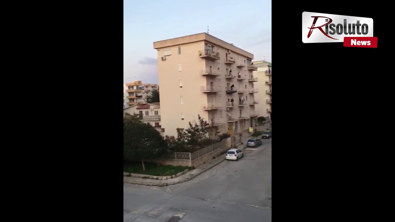 Anche a Sciacca si canta dai balconi ai tempi del Coronavirus