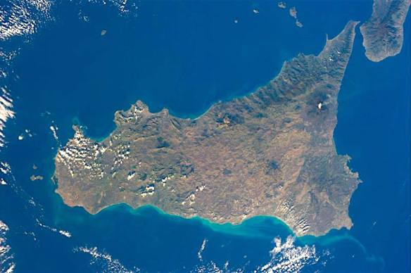 Contagi in Sicilia di venerdi' tre aprile, andamento stabile della curva dei positivi che continuano ad aumentare