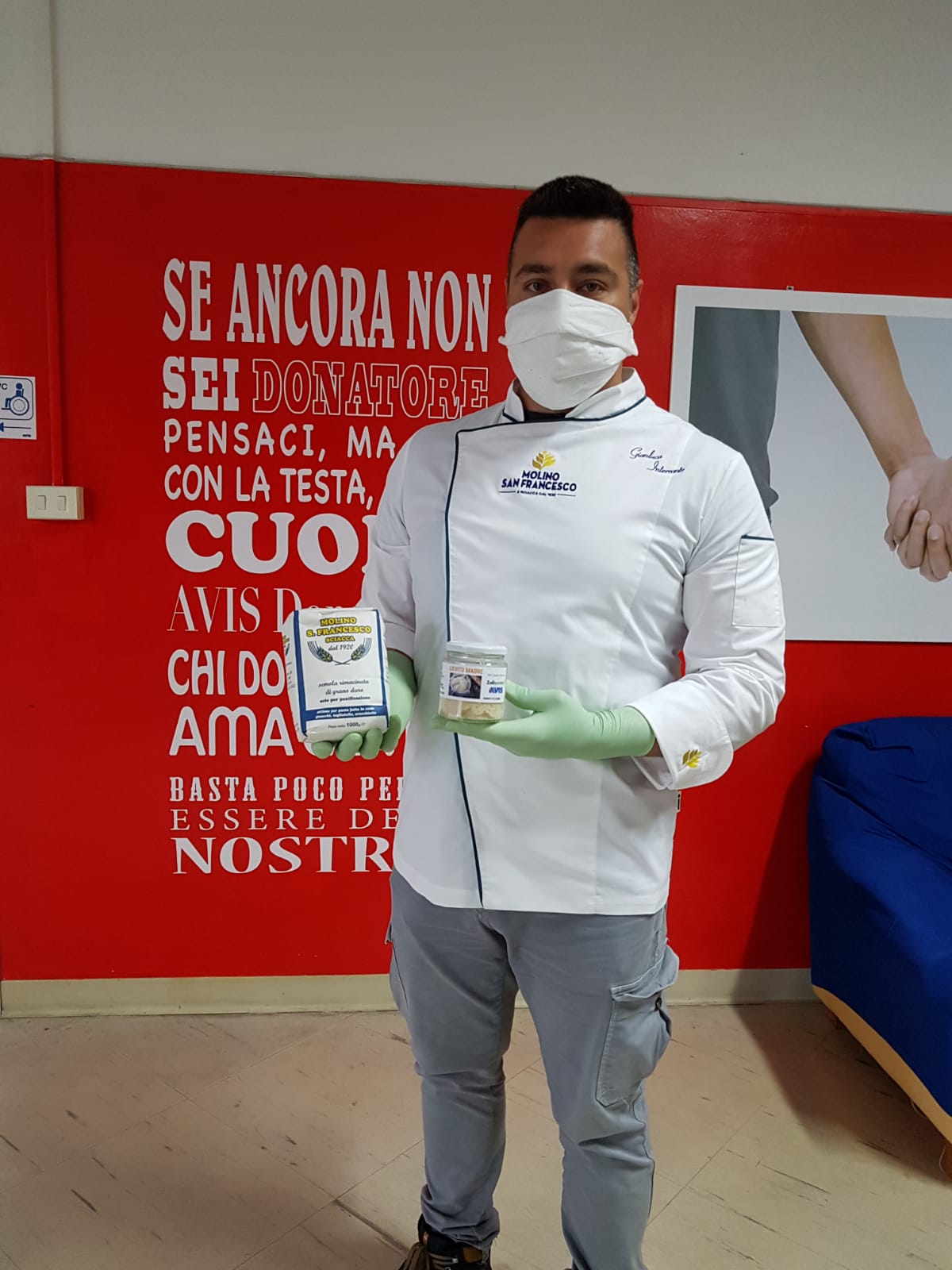 Lievito madre e farina, iniziativa dell'Avis e di chef Interrante per incentivare le donazioni.