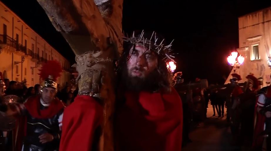 Santa Margherita rinuncia alla drammatizzazione vivente della Passione trasmessa nel 2015 da Rai uno