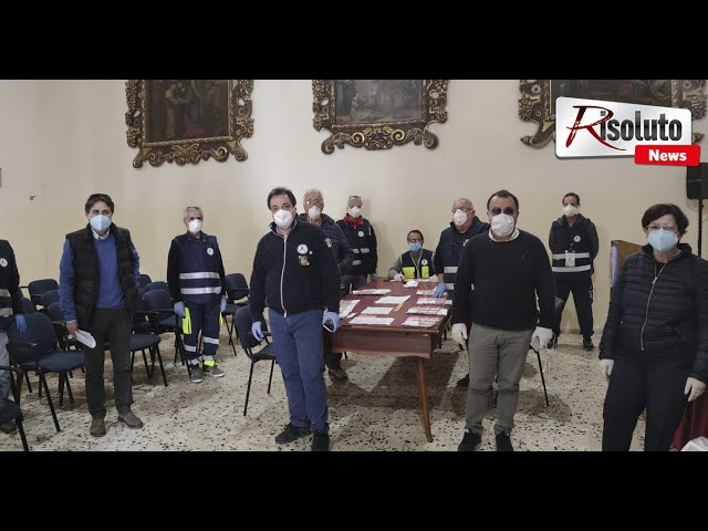 Gran lavoro nella Sala Blasco del Comune di Sciacca per la distribuzione dei buoni spesa (Interviste)