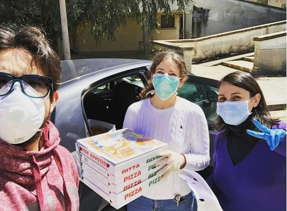 Dalle mascherine ai pasti caldi a domicilio, grande spirito di solidarietà e senso di comunità a Montevago