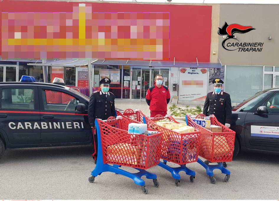 Emergenza Coronavirus a Castelvetrano, i carabinieri acquistano beni di prima necessità per i più bisognosi