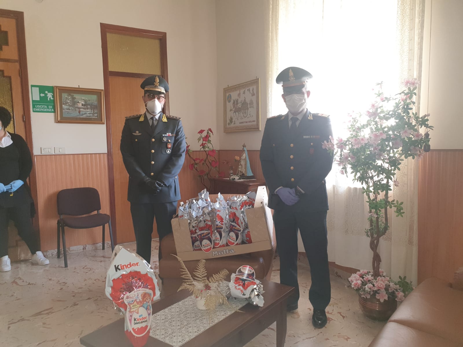La Gdf consegna uova di Pasqua ai piccoli della comunità del Boccone del Povero di Sciacca