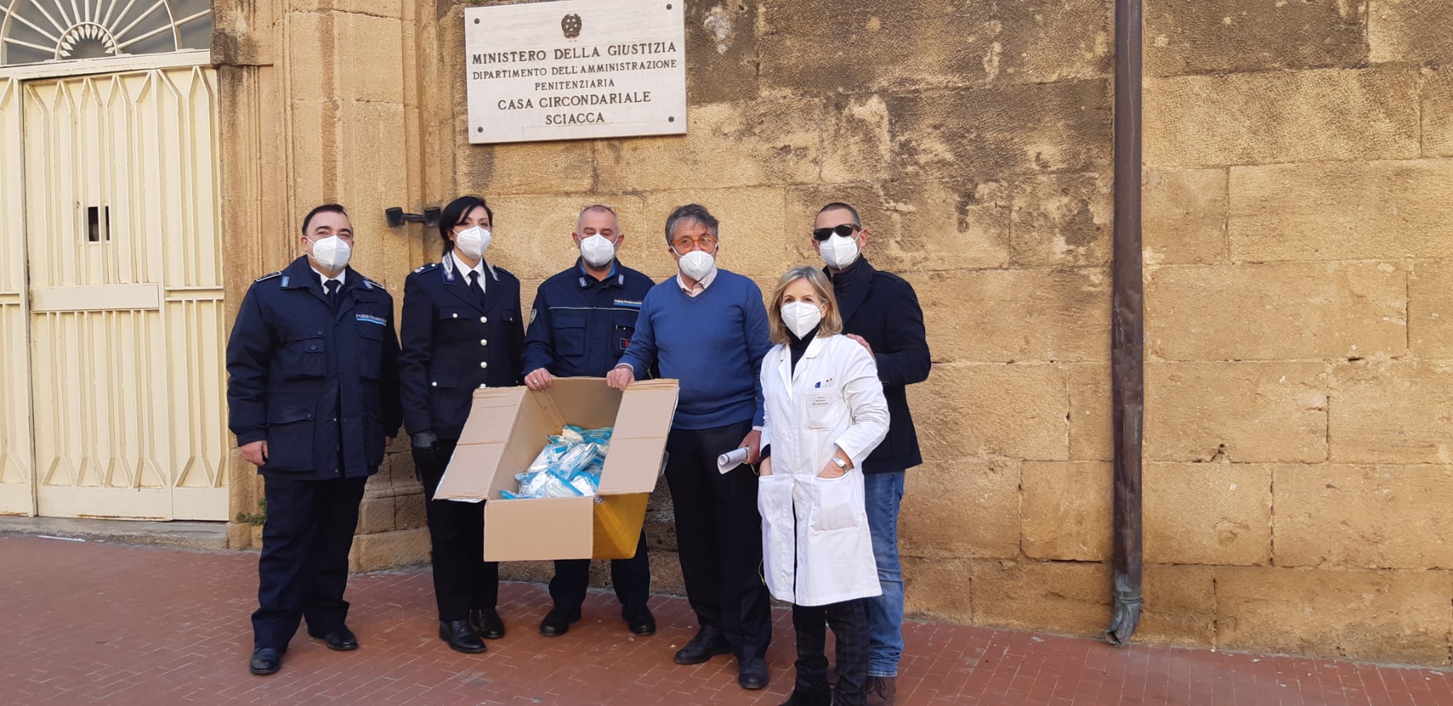 Il senatore Marinello consegna 500 mascherine al carcere di Sciacca