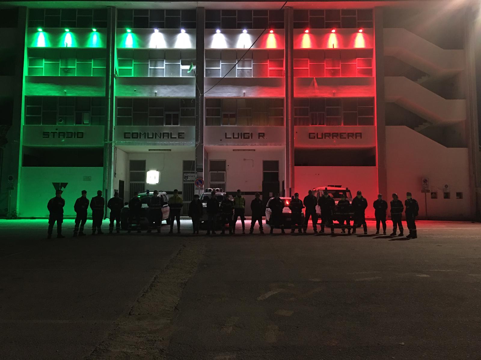 I volontari illuminano con il tricolore lo stadio “Gurrera” di Sciacca