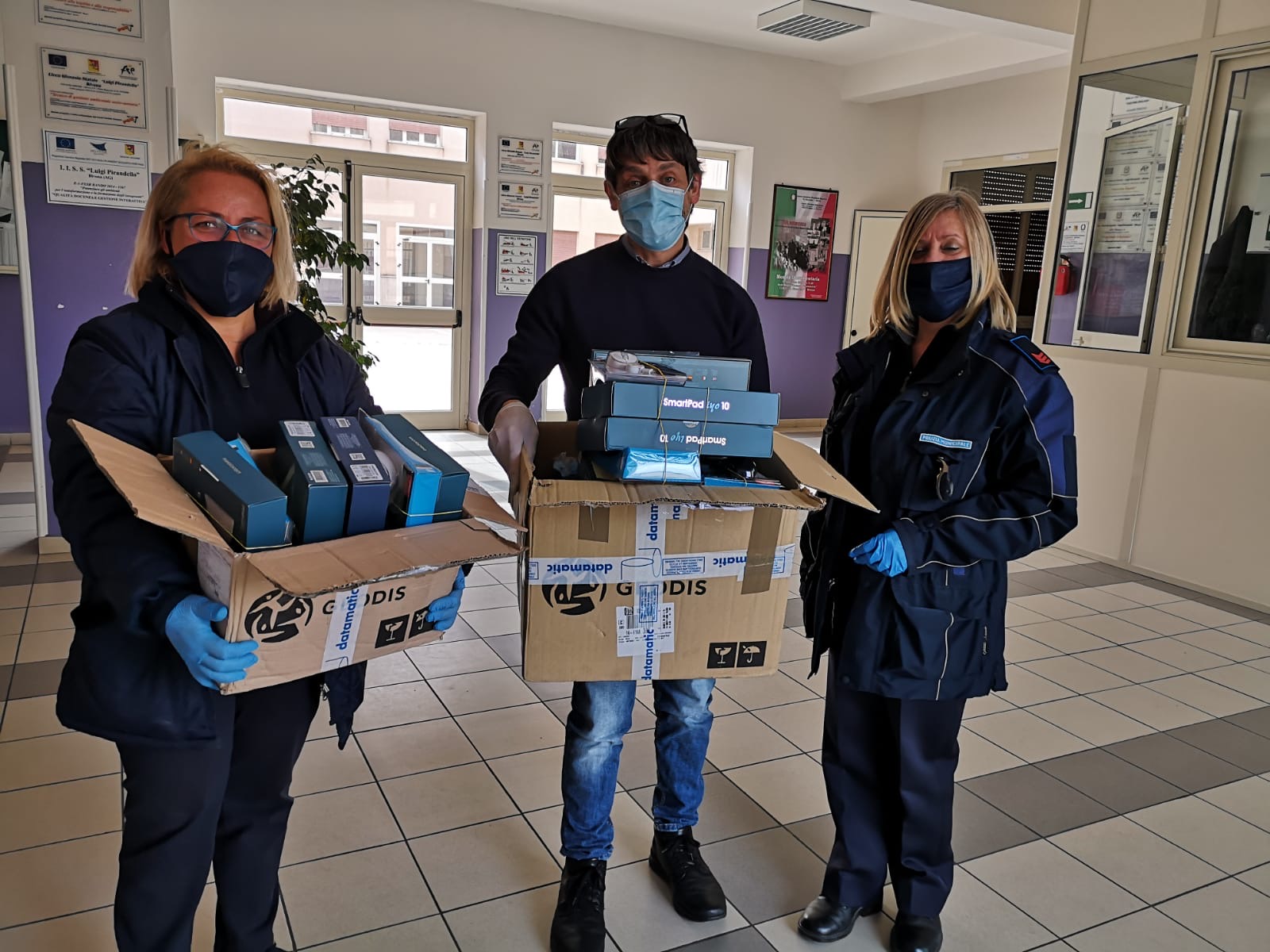 Didattica a distanza: tablet porta a porta anche per gli studenti del "Luigi Pirandello" di Bivona