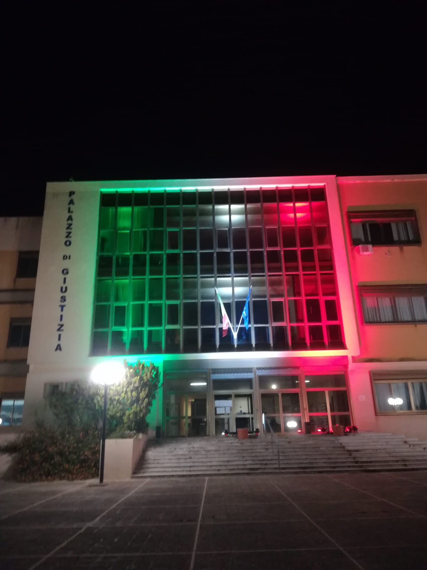 L’illuminazione con il tricolore da stasera al palazzo di giustizia di Sciacca