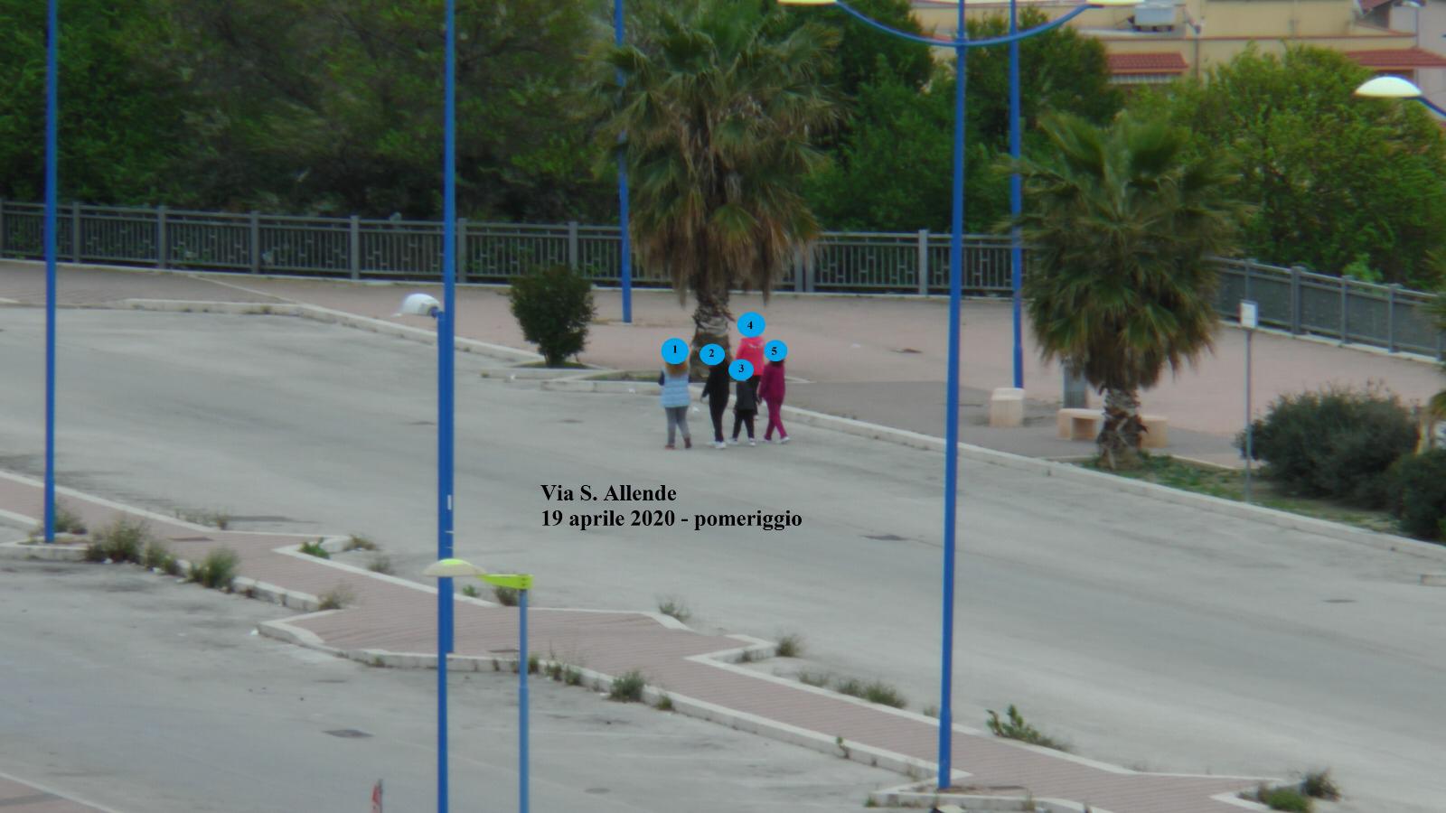 La nuova ordinanza consente corsa e passeggiata, ma qualcuno eccede anche in gruppo