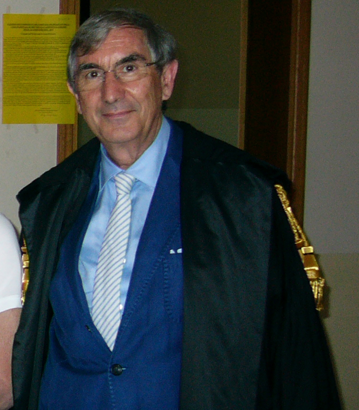Alcuni giuristi tra i quali l'avvocato Vaccaro di Sciacca scrivono a Conte: "Non si può rimanere a casa in ragione dell'età"