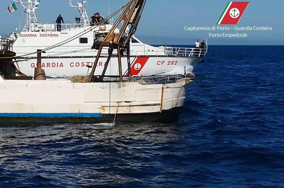Pesca a strascico illegale, multa di 2 mila euro per un peschereccio di Porto Empedocle
