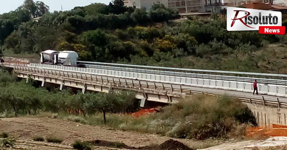 Guasto ad un mezzo pesante sulla 115, traffico in tilt e lunga coda all'entrata di Sciacca