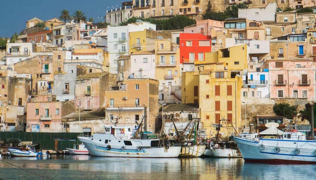 I consiglieri Monte, Deliberto e Santangelo all'amministrazione: "Il  Comune sostenga le imprese dedite al turismo altrimenti sarà la fine"