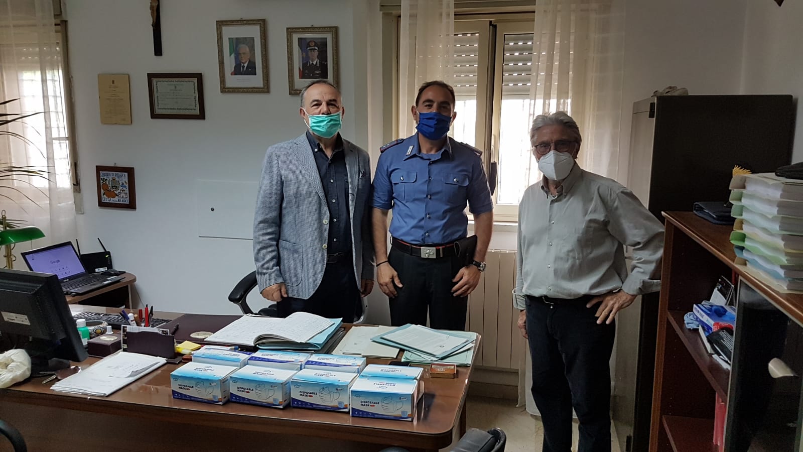 Il Rotary club di Ribera consegna 400 mascherine chirurgiche al tenente Fabio Proietti